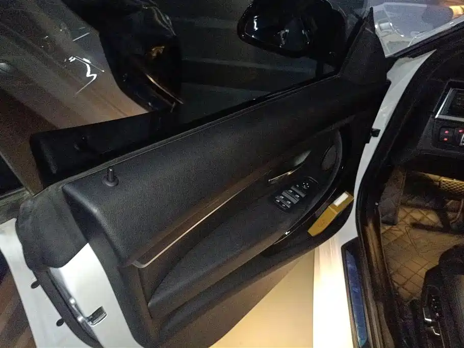 BMW 3 Series GT 2020 320i M Sport Package фото 7