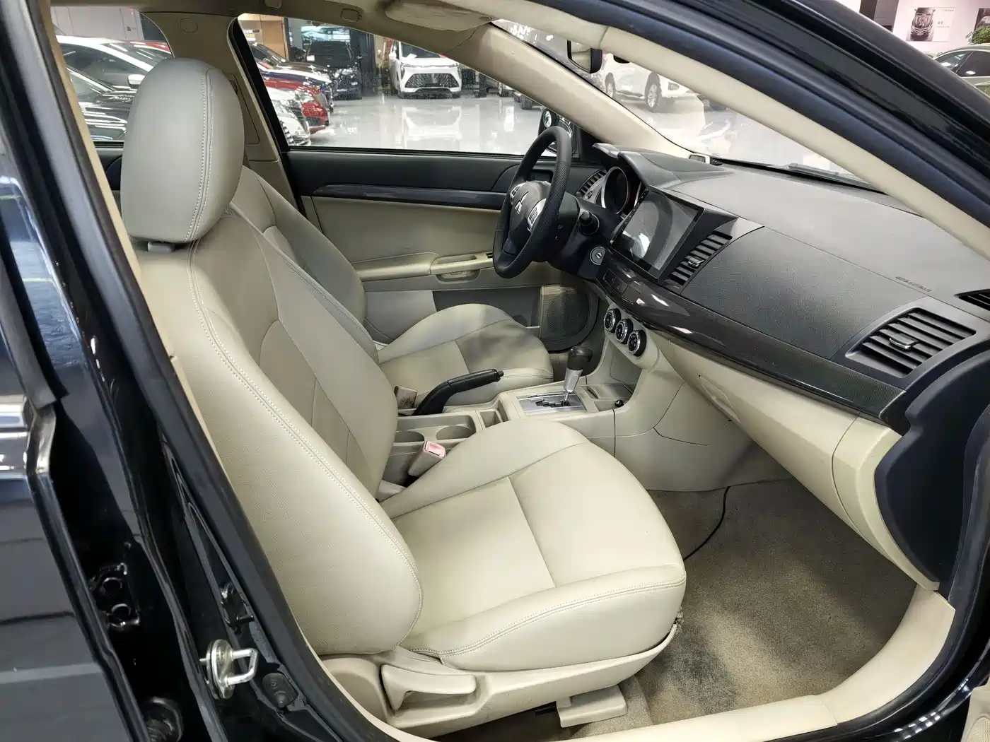Mitsubishi Lancer EX 2012 New Year Edition 1.8L CVT Comfort фото 4