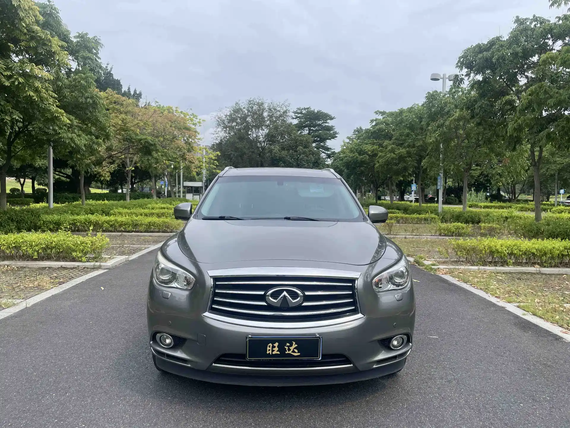 Photo 2 - Infiniti QX60 (Import)