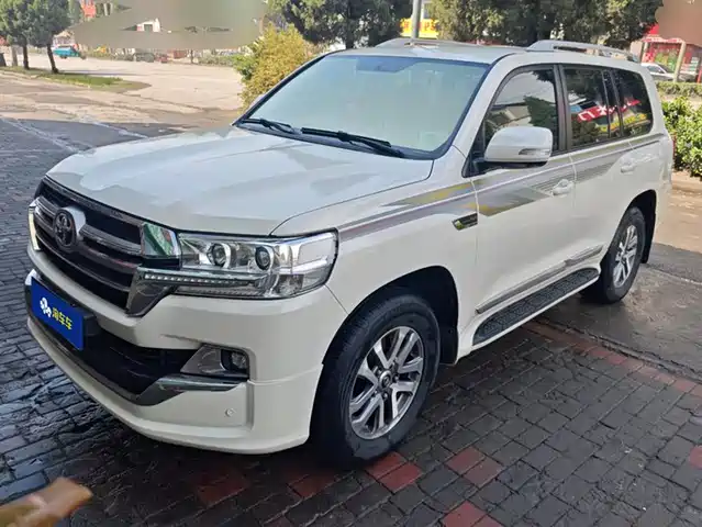 TOYOTA LAND CRUISER