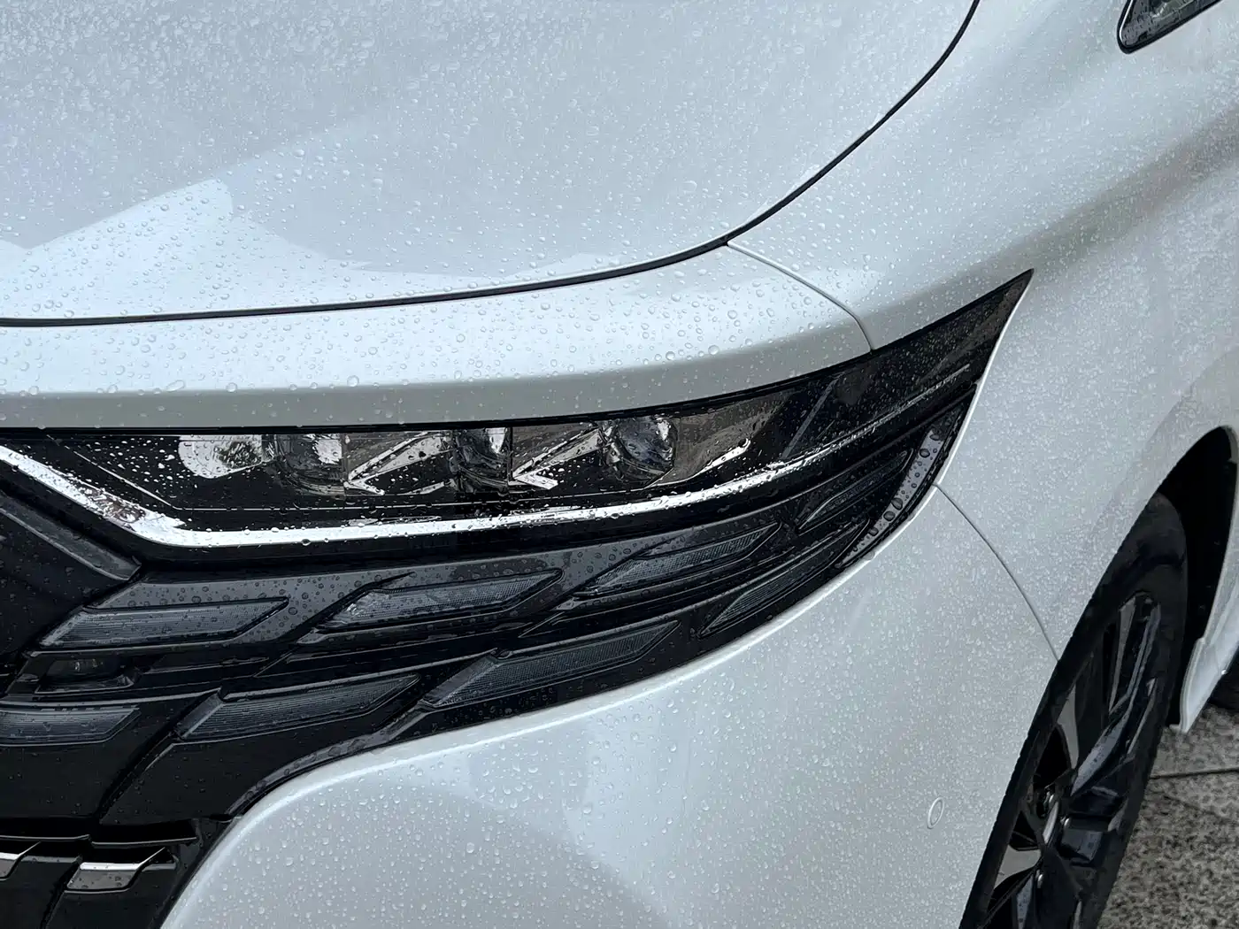 Toyota Alphard 2024 Hybrid 2.5L Prestige Edition фото 22