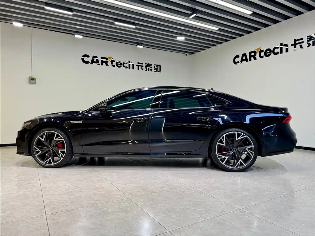 Audi A7L 2024 45 TFSI quattro Black Warrior Edition фото 7