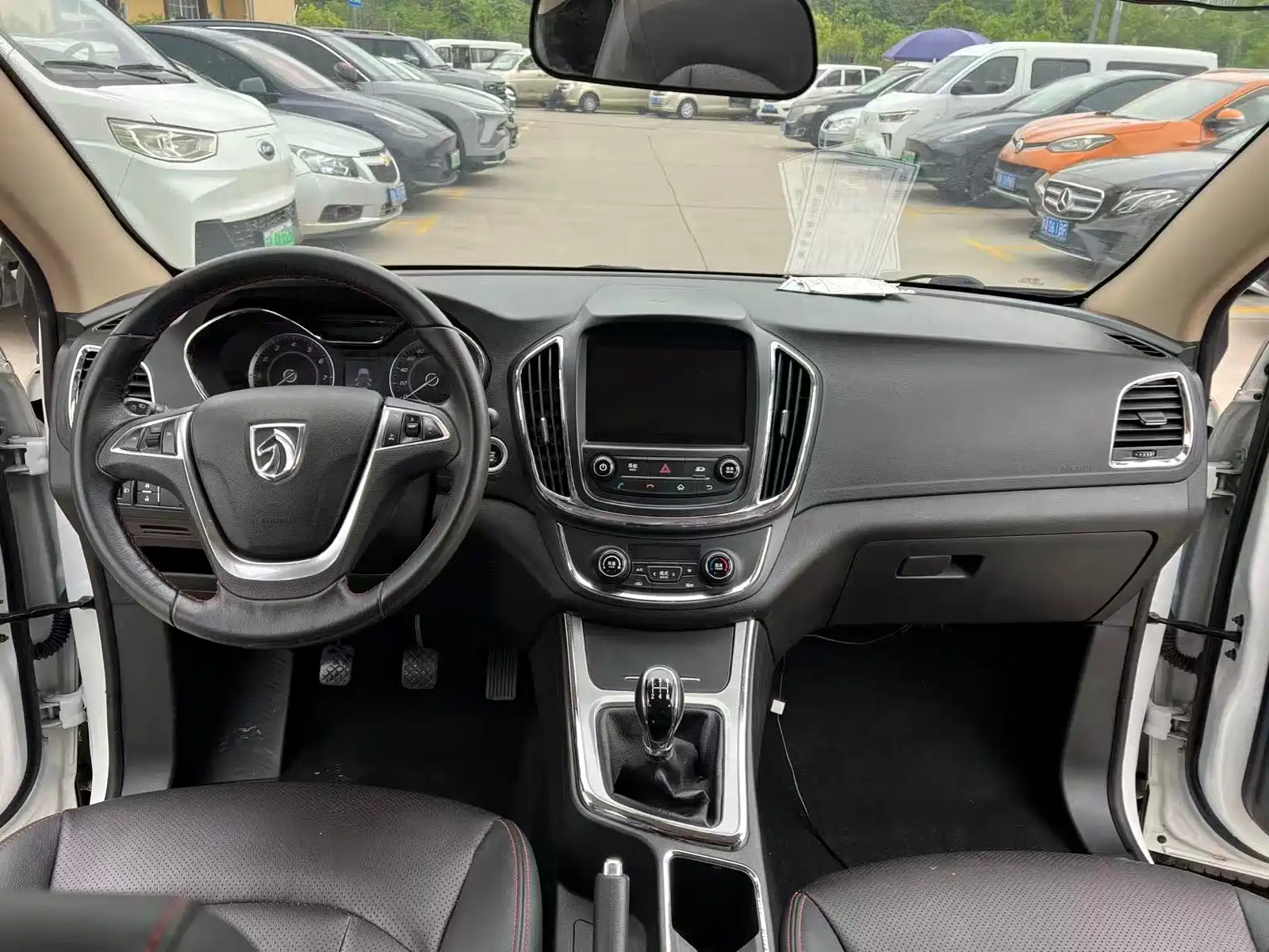Фото 6 - Baojun 560