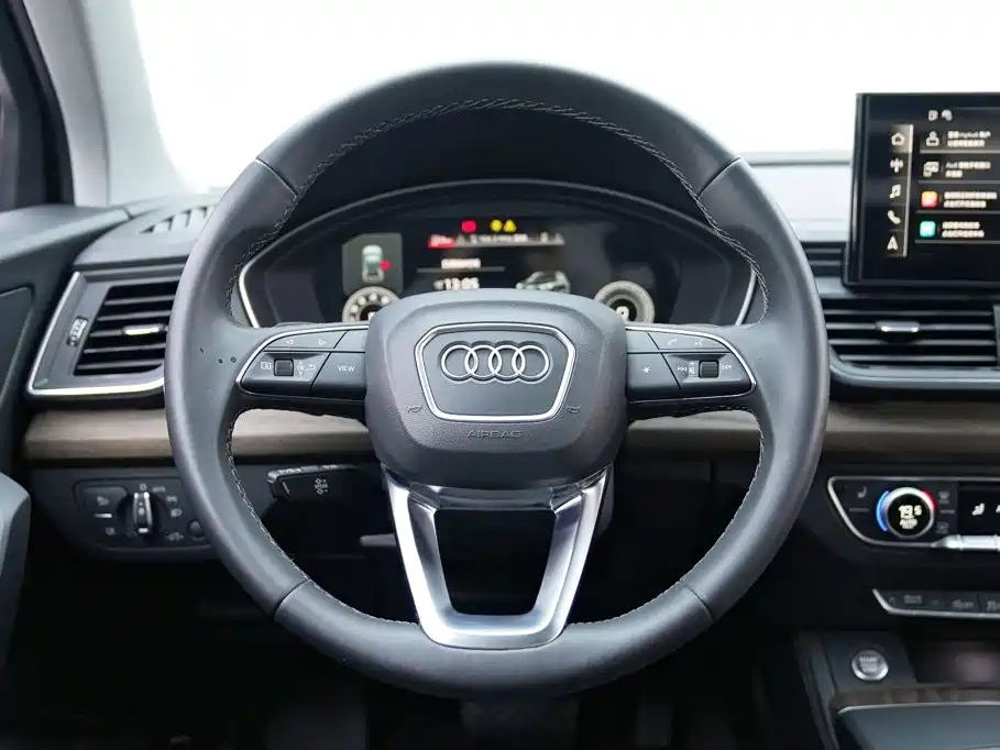Фото 13 - Audi Q5L