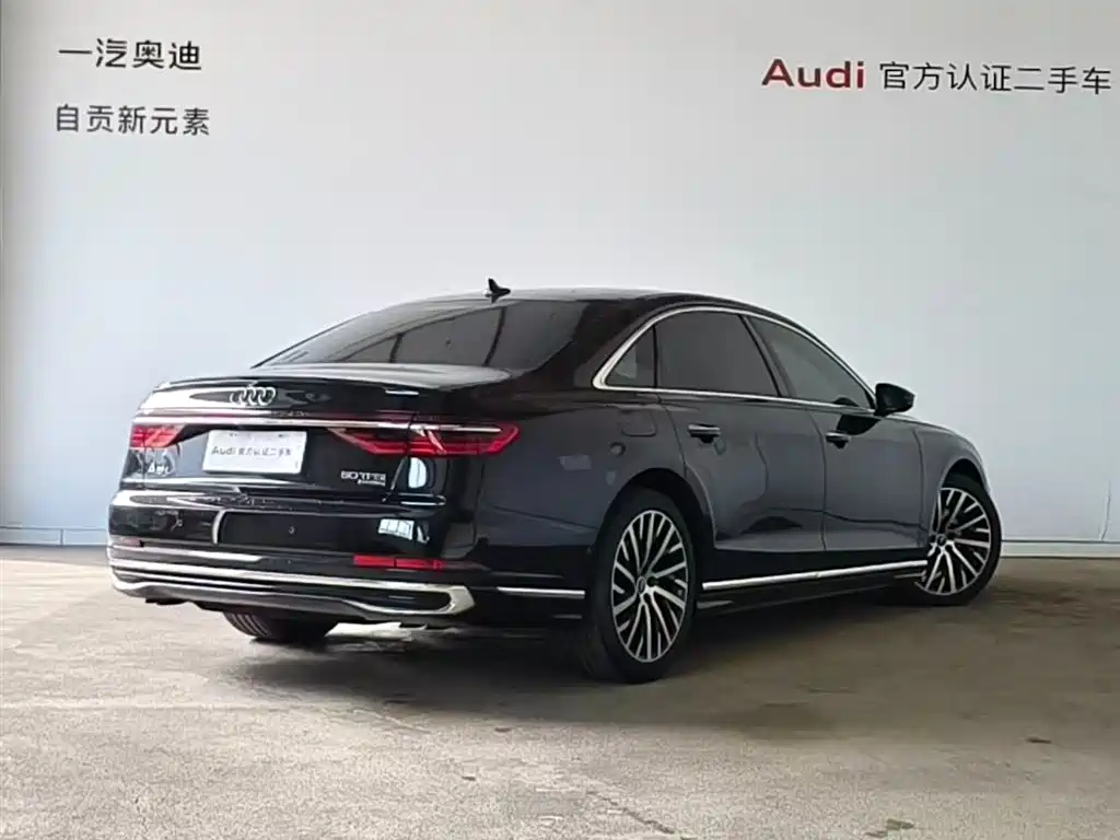 AUDI A8