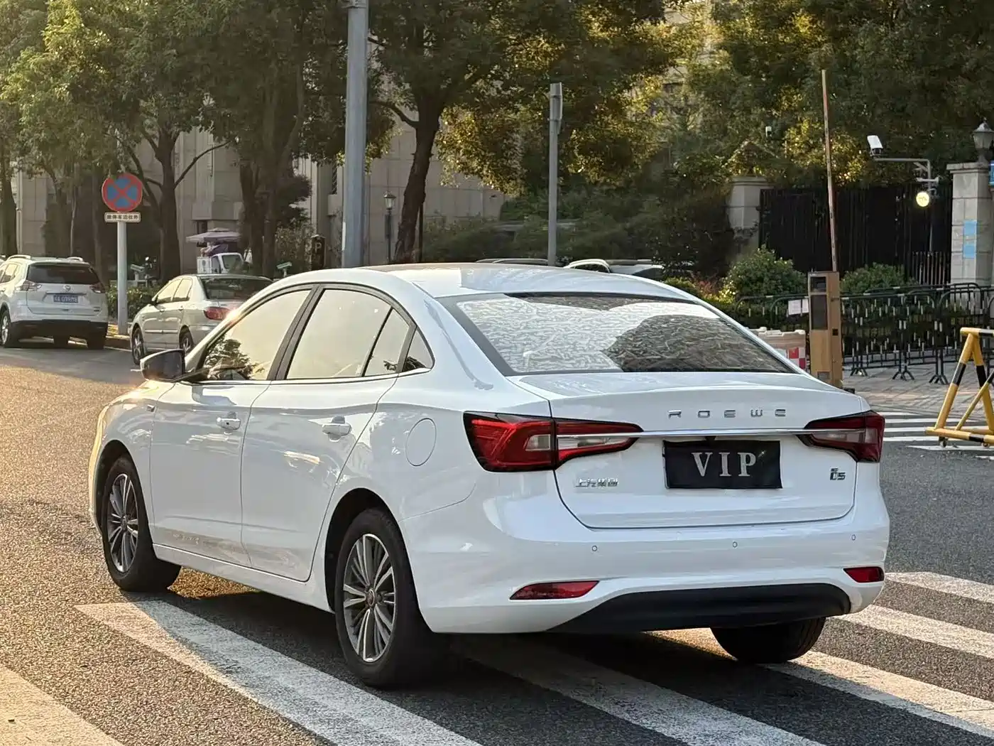 Roewe i5 2019 2019 1.5L Manual 4G Langhao Edition