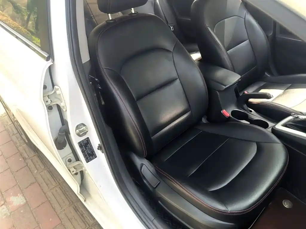 Hyundai Elantra 2018 1.6L Automatic 15th Anniversary Special Edition фото 25