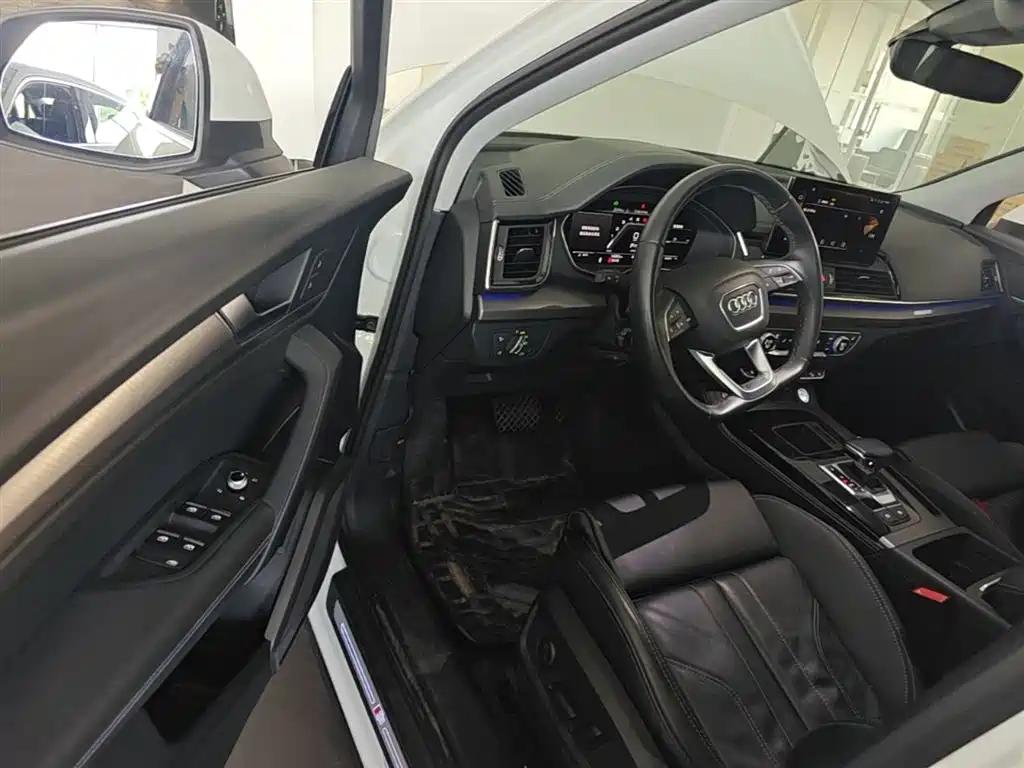 Audi Q5L 2022 40T Luxury Dynamic фото 23
