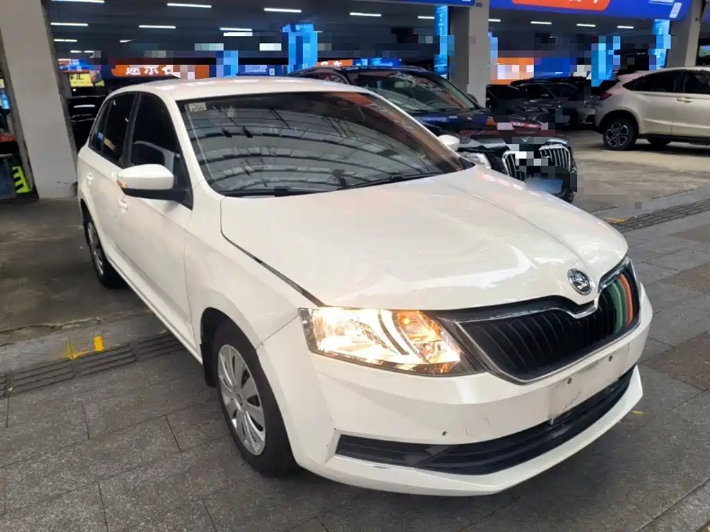 Škoda Skoda Rapid Spaceback 2019 Facelift 1.5L Automatic Standard Version China V фото 4