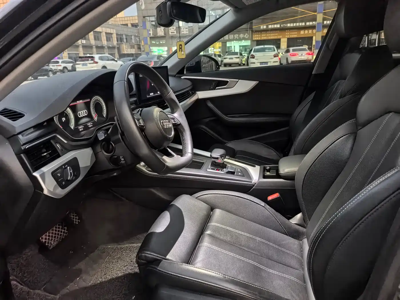 Audi A4L 2023 40 TFSI Luxury Sport фото 4