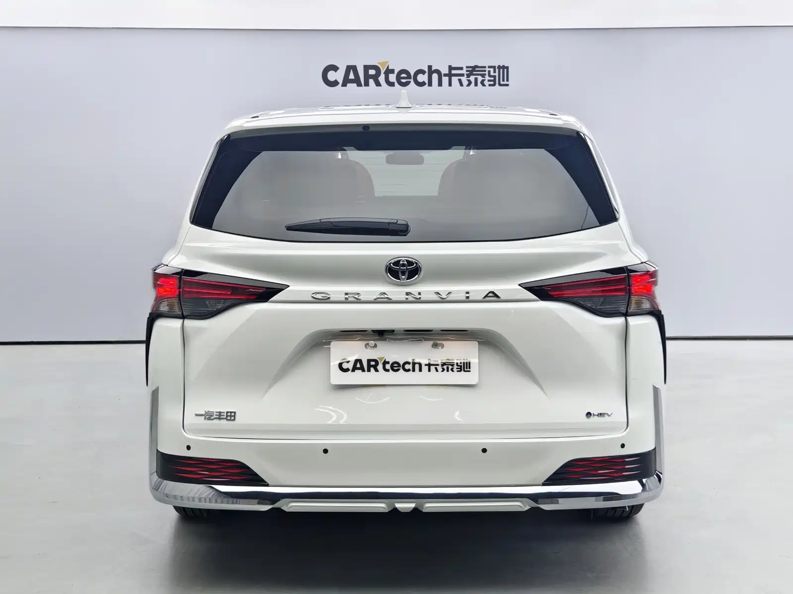 Фото 5 - Toyota Granvia