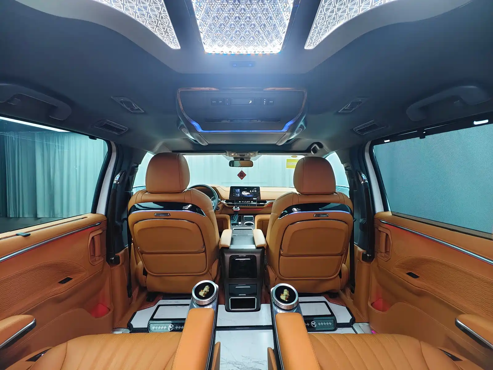 Фото 27 - Toyota Granvia