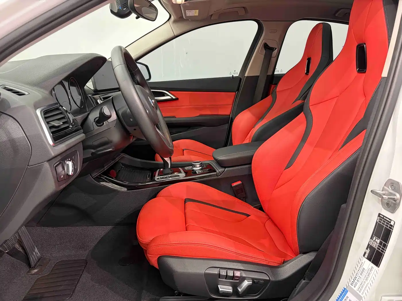 BMW 1 Series 2023 125i M Sport Shadow Edition фото 6