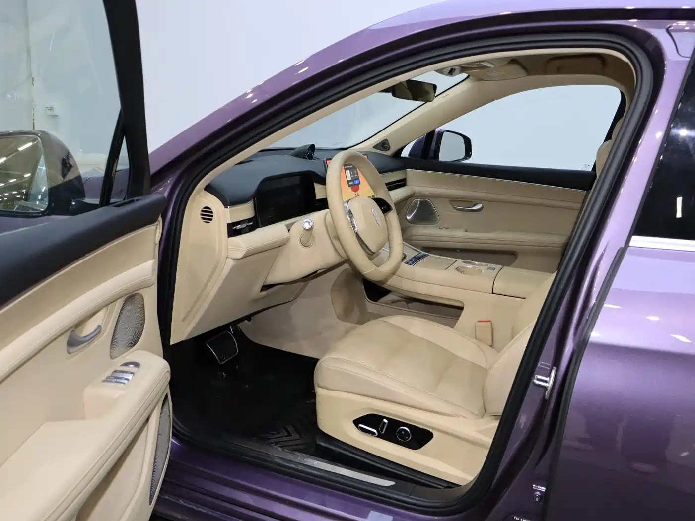 AITO Wenjie AITO M5 2025 Extended Range Ultra AWD фото 16