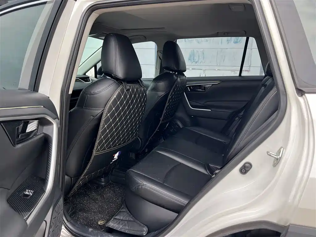 Фото 6 - Toyota RAV4 Rongfang