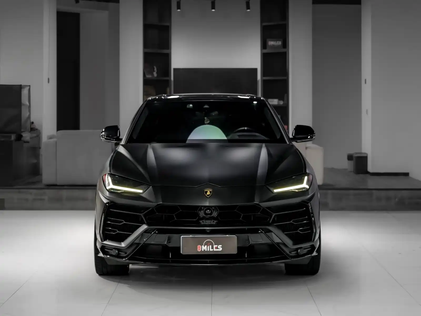 Фото 2 - Lamborghini Urus