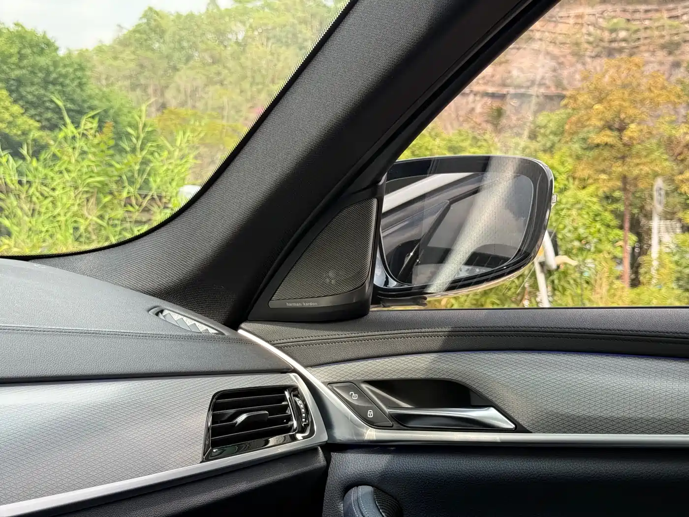 BMW 5 Series (Import) 2018 525i M Sport Package фото 14