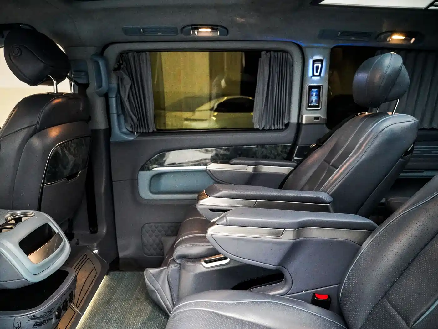 Mercedes-Benz V-Class 2022 V 260 L Long Wheelbase Prestige Edition фото 13