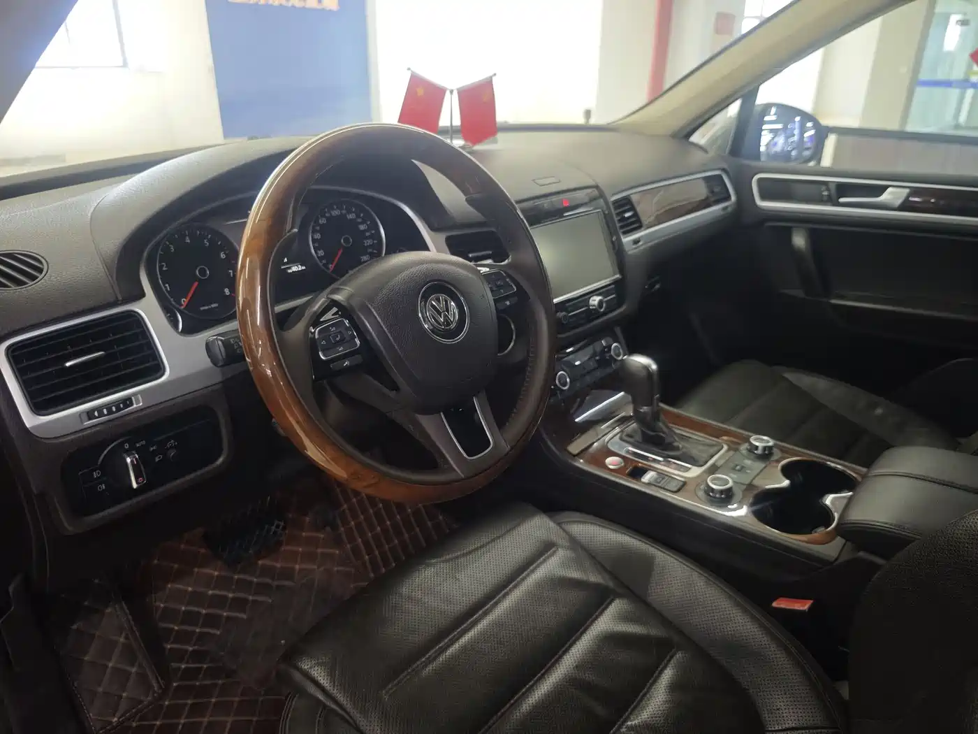 Volkswagen Touareg 2011 3.0TSI Premium фото 10