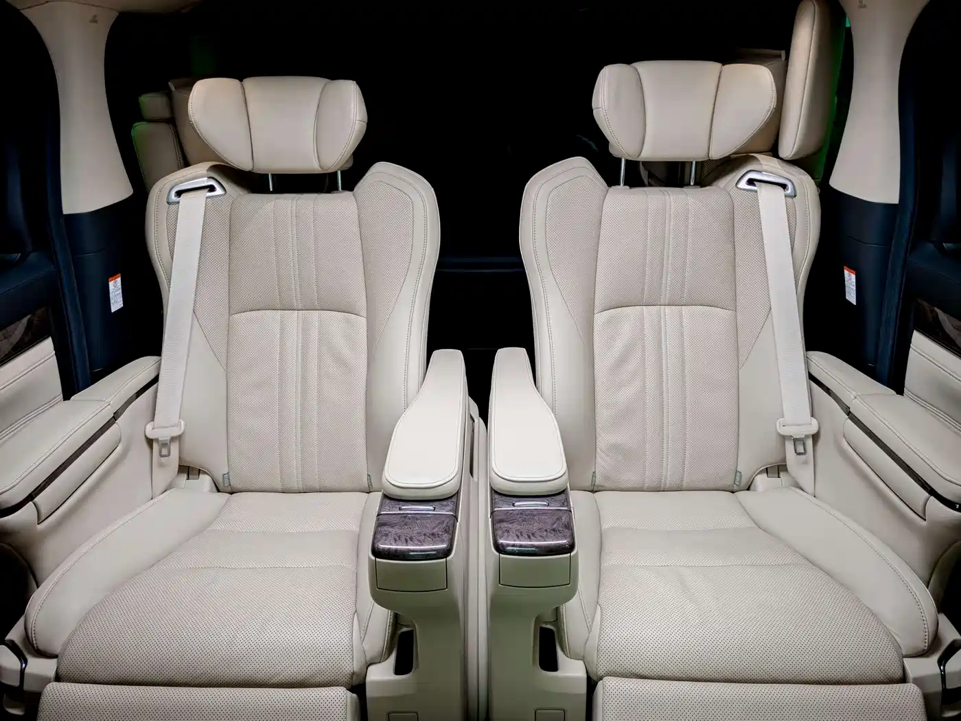 Toyota Vellfire 2020 Twin Engine 2.5L HV Premium Edition фото 11