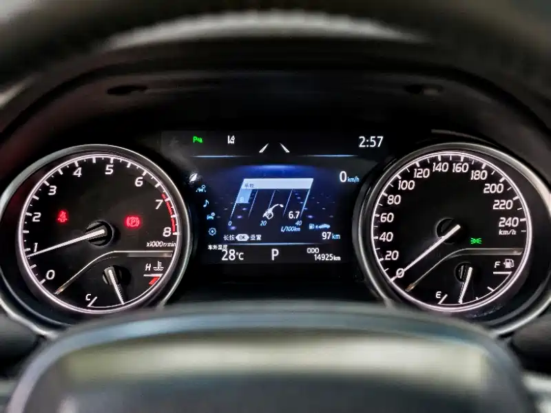 Toyota Camry 2023 2.0G Luxury Edition фото 13