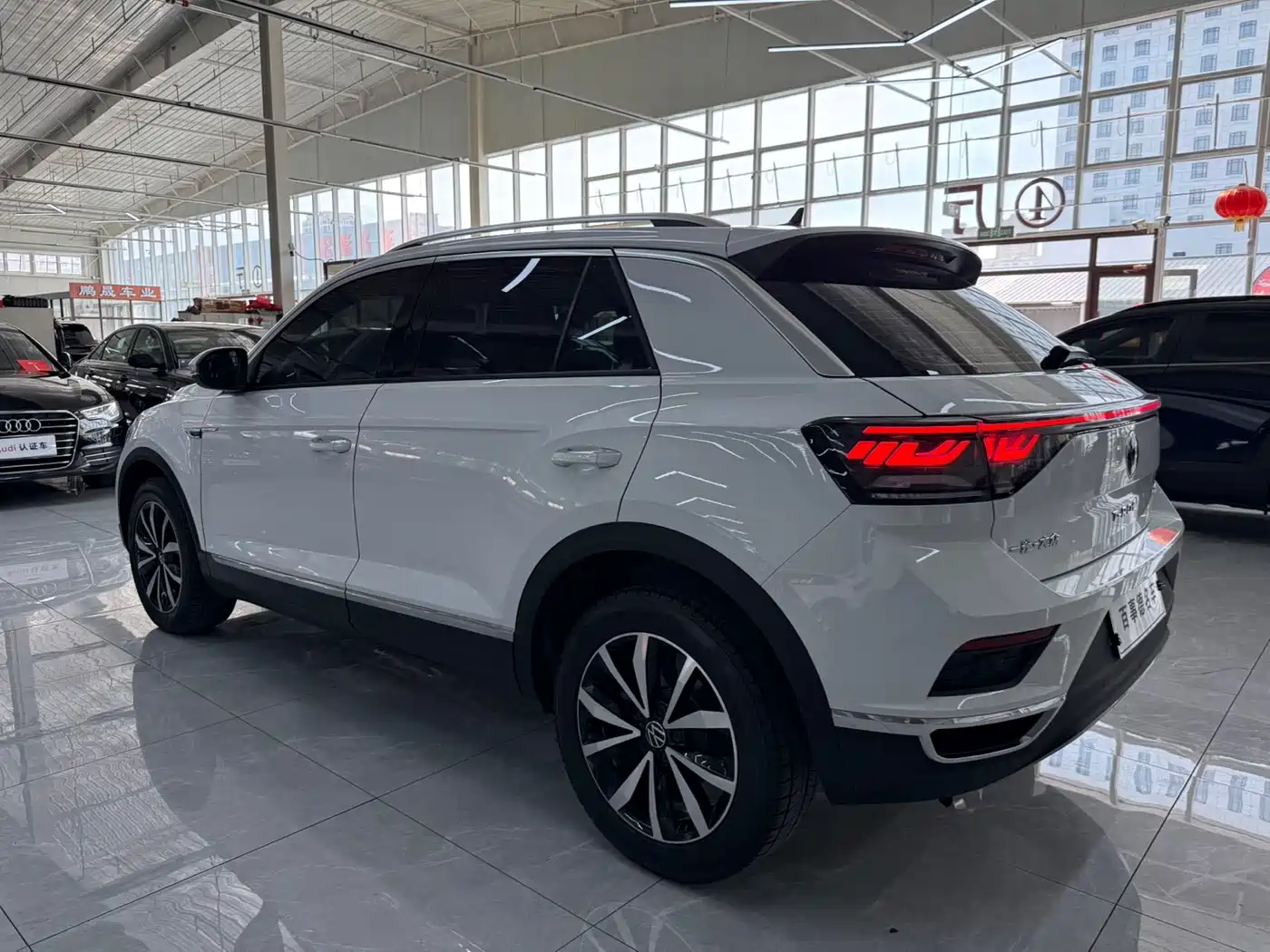Volkswagen T-ROC 2023 280TSI DSG 2WD Time Edition фото 7