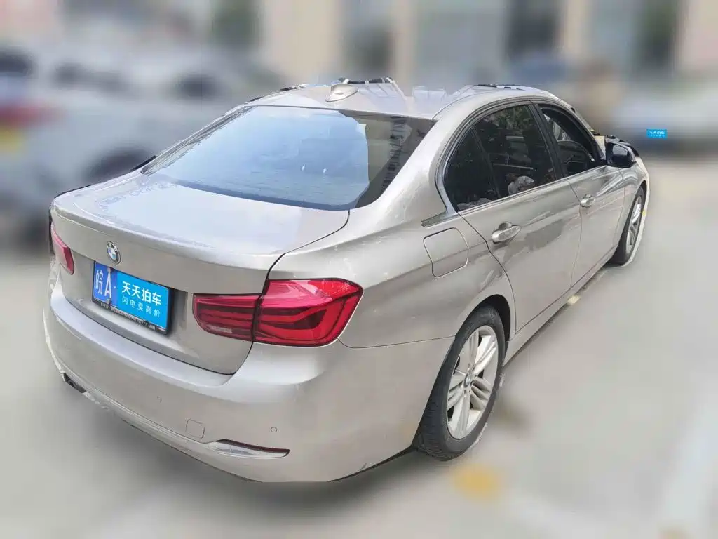 Фото 2 - BMW 3 Series