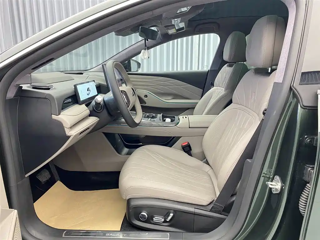 Geely Galaxy Galaxy Xingyao 8 2025 130km EM-P Starship Edition фото 7