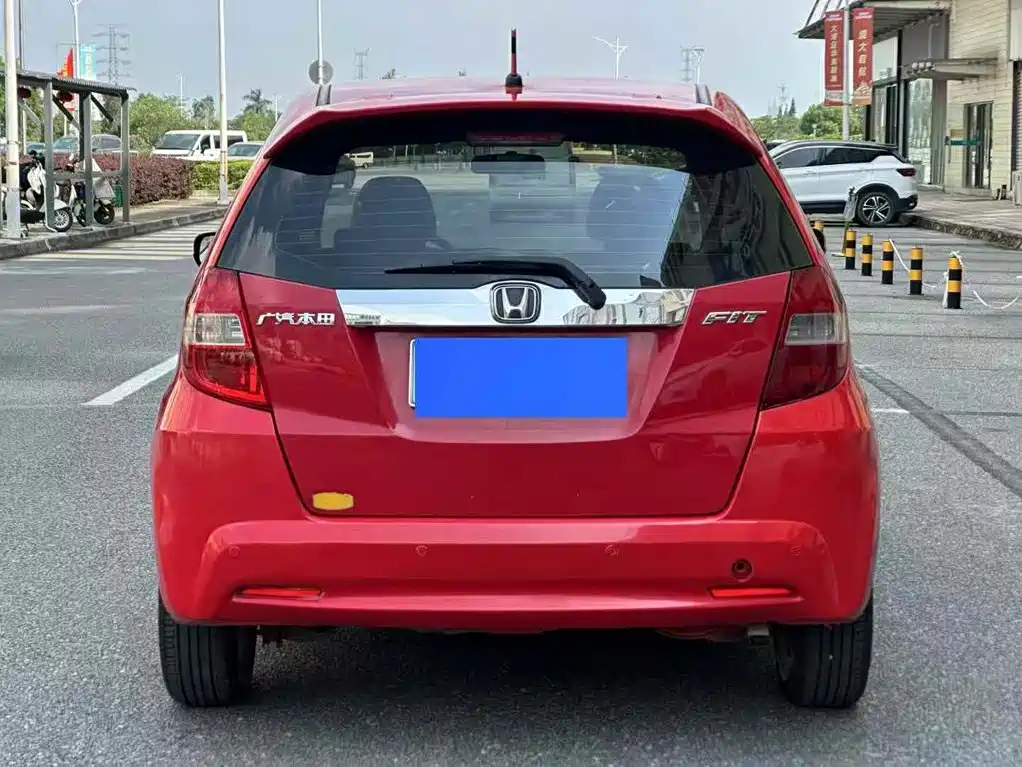 Фото 4 - Honda Fit