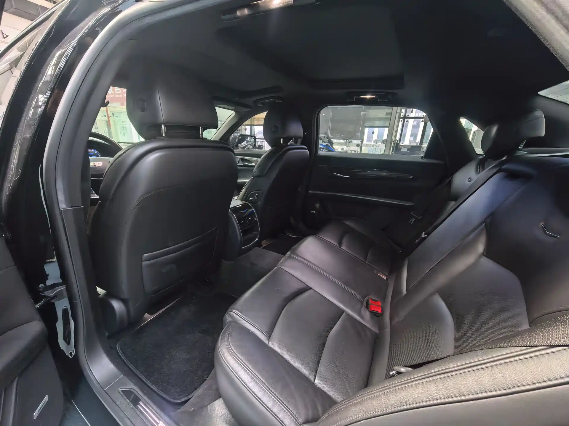 Фото 8 - Cadillac CT6