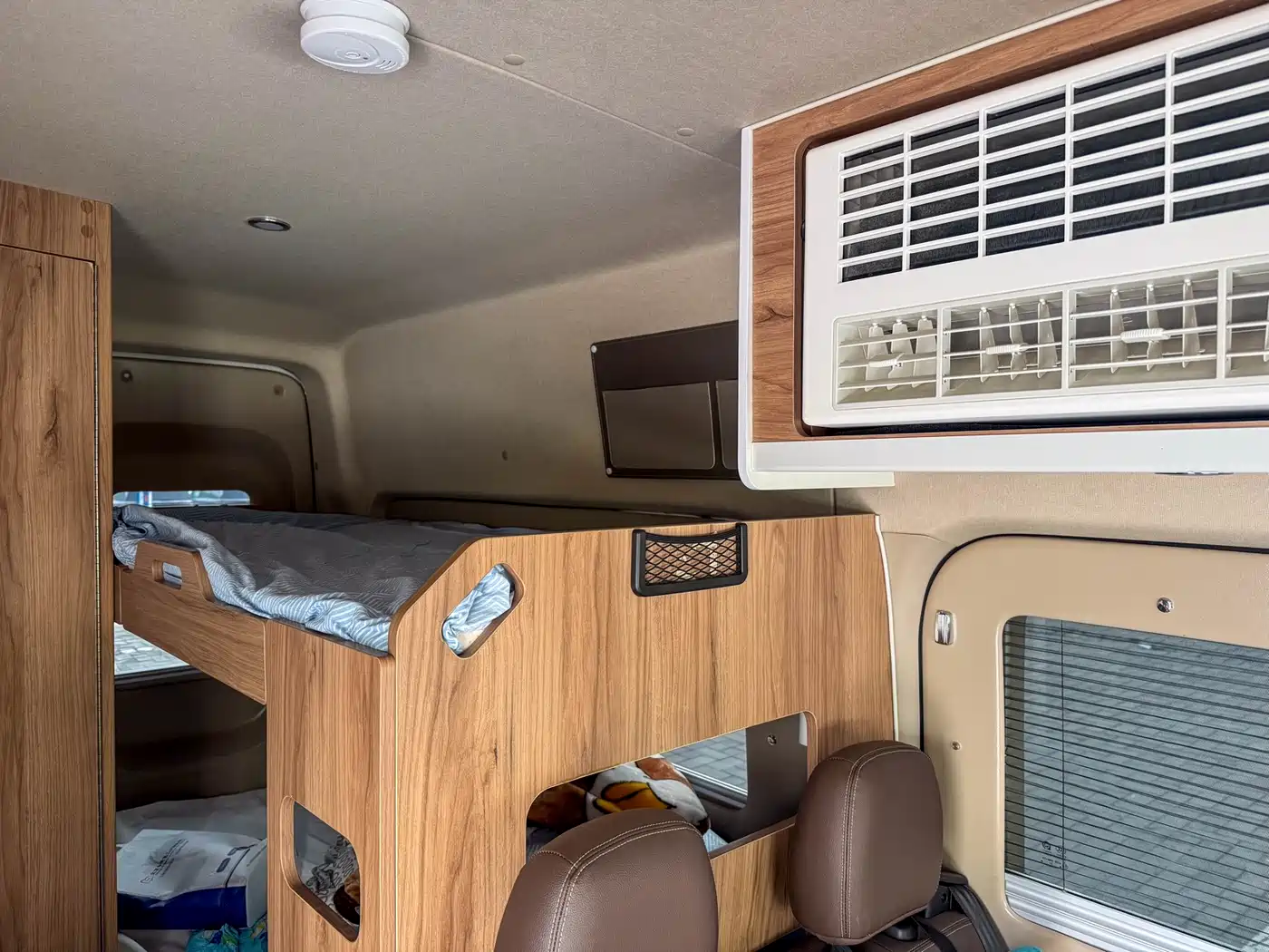 SAIC Maxus MAXUS V90 RV 2021 2.0T Travel Home V90 Self-Contained Class B RV Luxury Longitudinal Bed фото 26