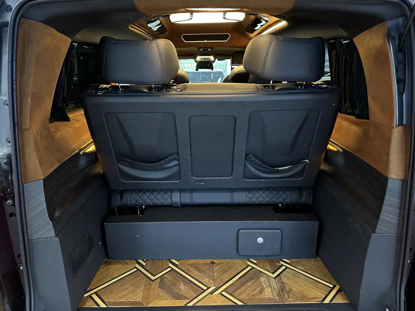 Mercedes-Benz V-Class 2018 V 260 L Premium Long Version China V фото 20