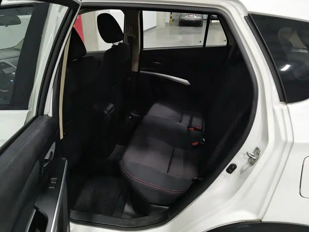 Фото 15 - Suzuki SX4 S-Cross