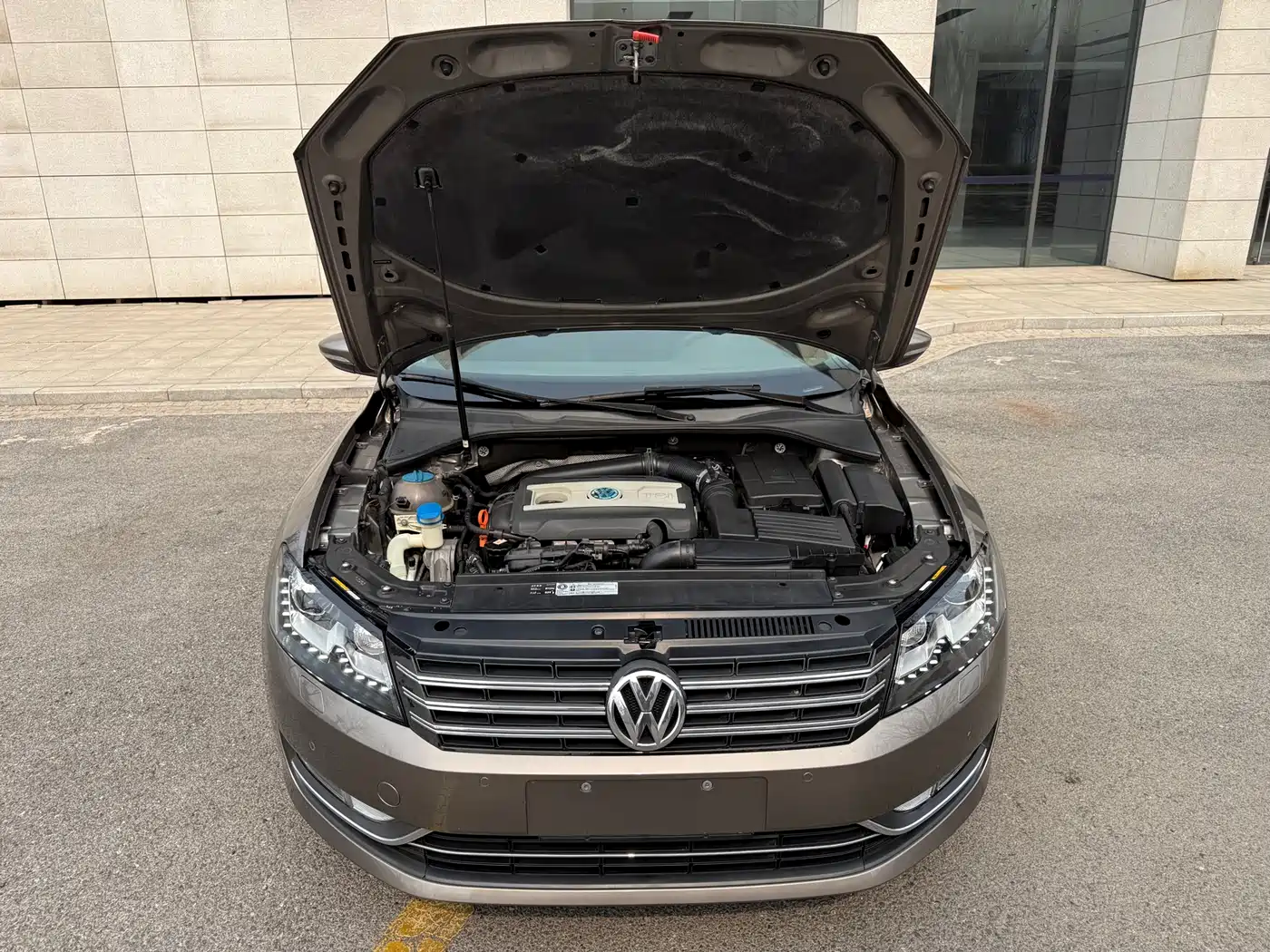 Volkswagen Passat 2015 1.8TSI DSG Ultimate Edition фото 17