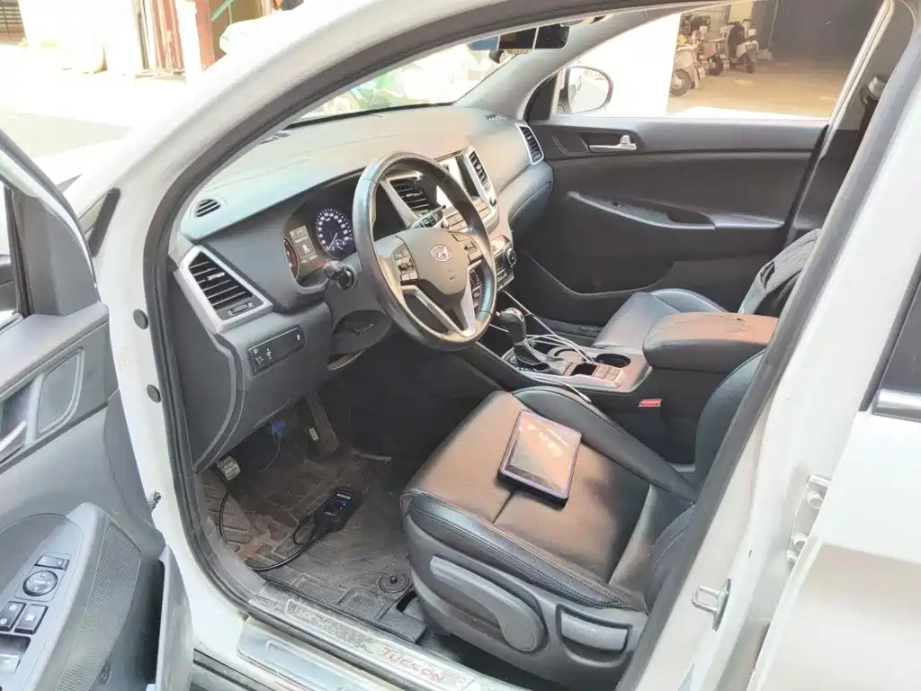 Фото 8 - Hyundai Tucson