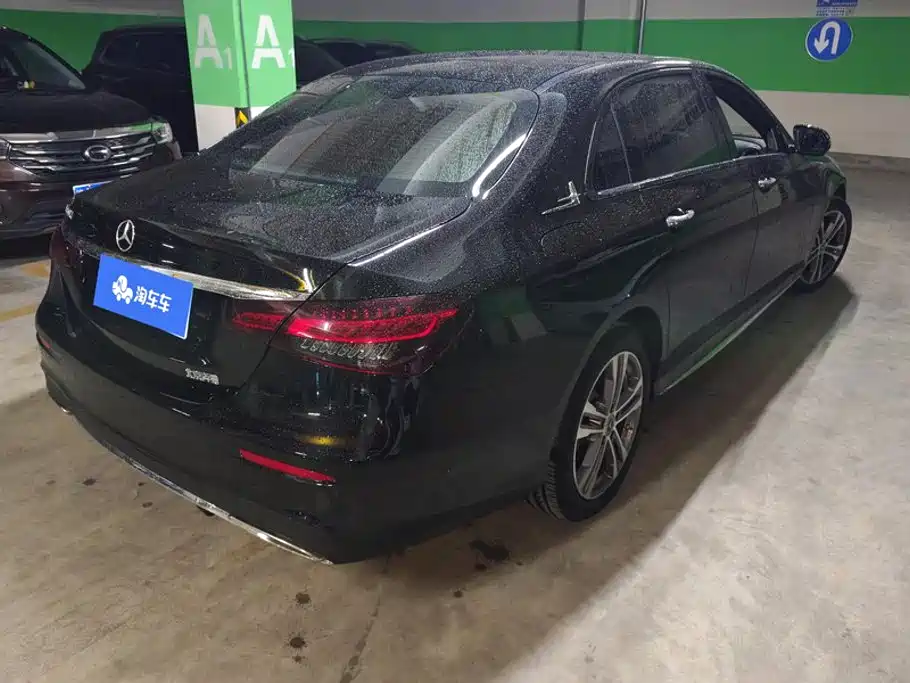Фото 3 - Mercedes-Benz E-Class