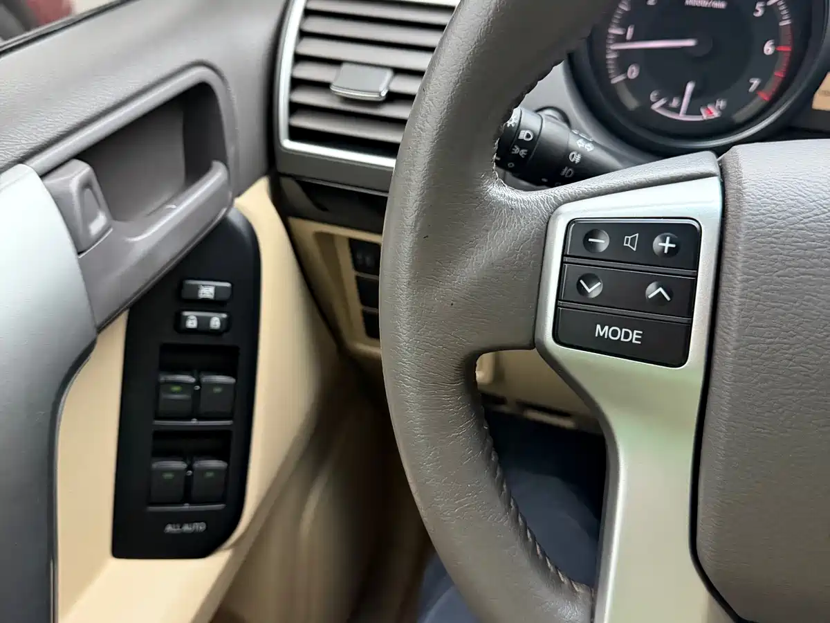 Toyota Prado 2016 2.7L Manual Edition фото 23