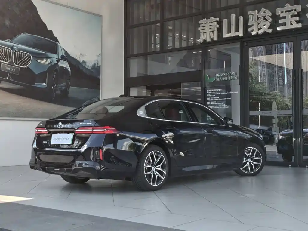 2025 BMW i5