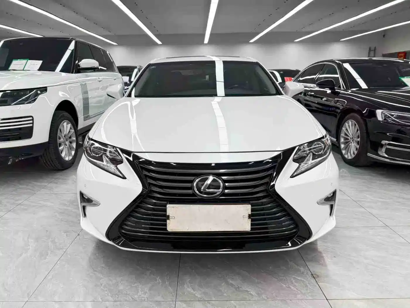 Lexus ES 2017 200 30th Anniversary Edition фото 2