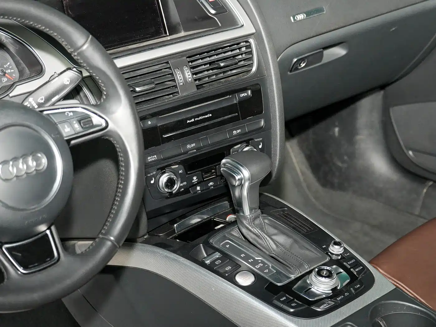 Audi A5 (Import) 2012 2.0TFSI Cabriolet фото 14