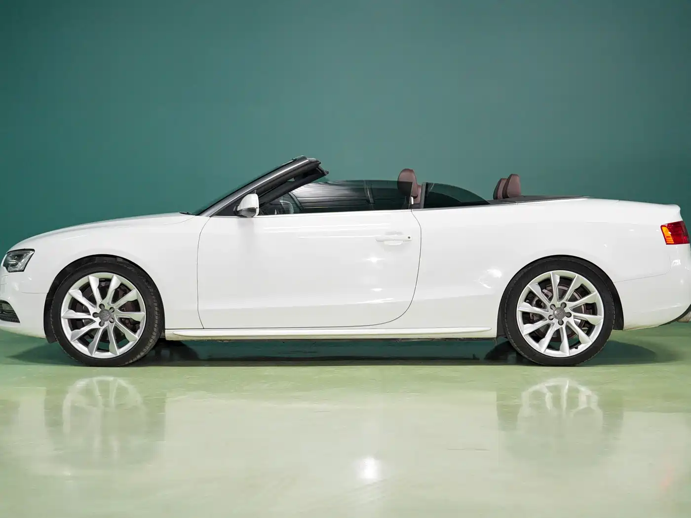 Audi A5 (Import) 2012 2.0TFSI Cabriolet фото 4