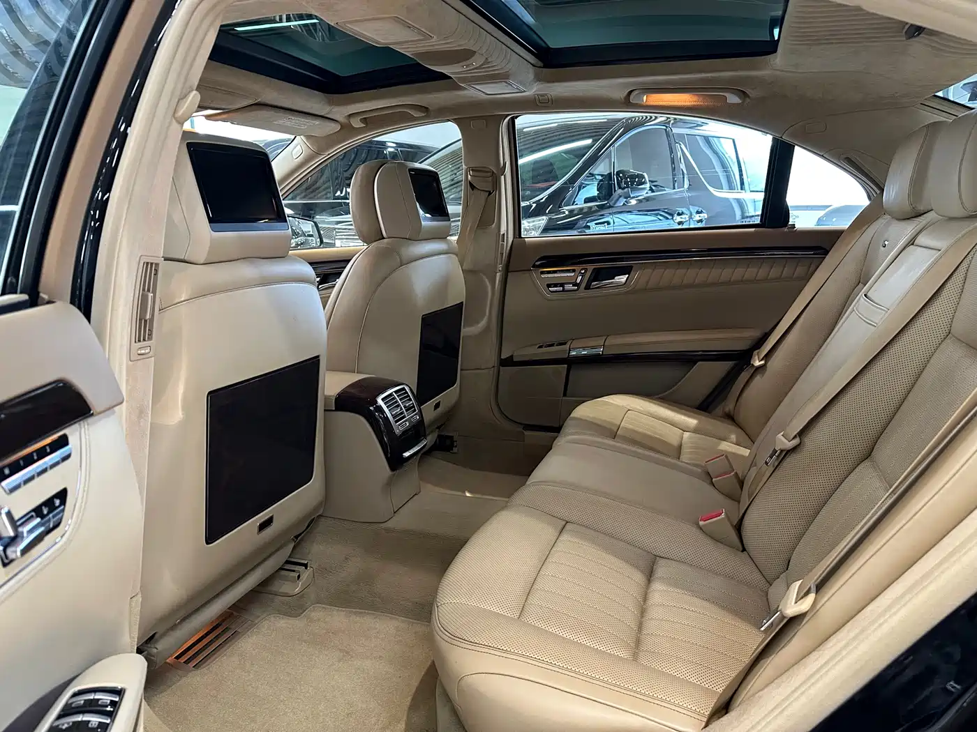 Mercedes-Benz S-Class 2012 S 600 L Grand Edition фото 13