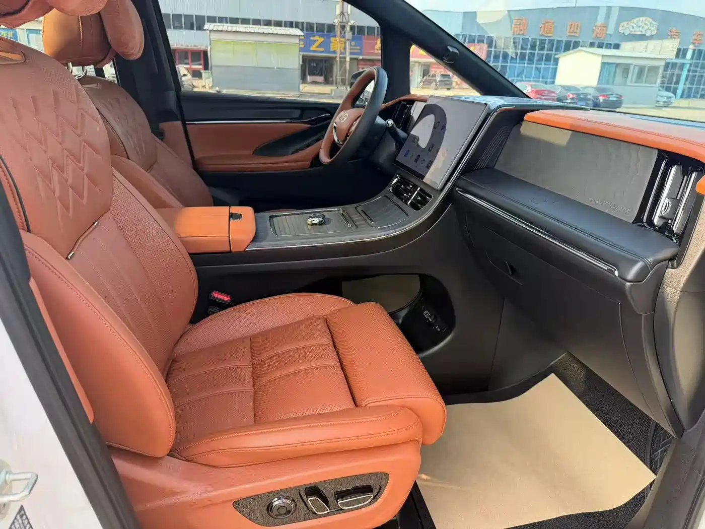 GAC Trumpchi Trumpchi Xiangwang M8 2025 2025 Model QianKun Series Ultra First Class