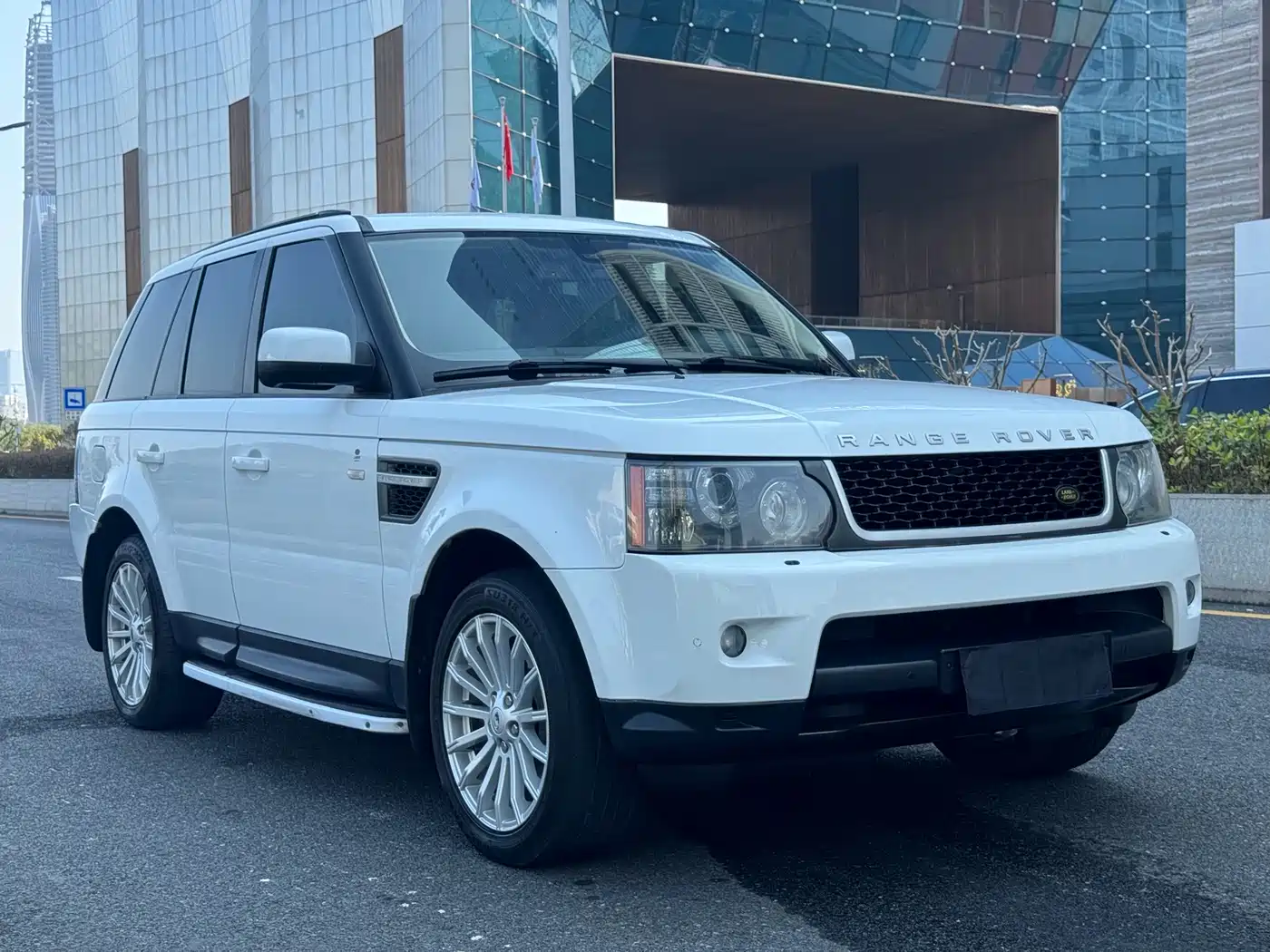 Land Rover Range Rover Sport 2011 3.0 TDV6 Diesel фото 3