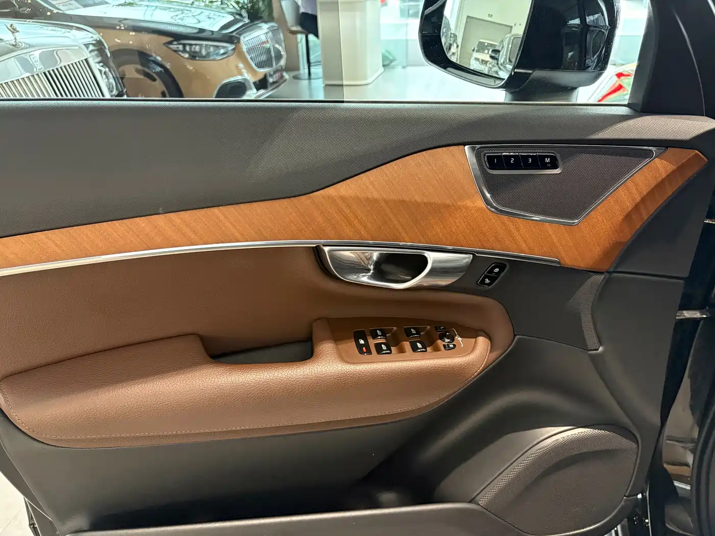 Photo 5 - Volvo XC90
