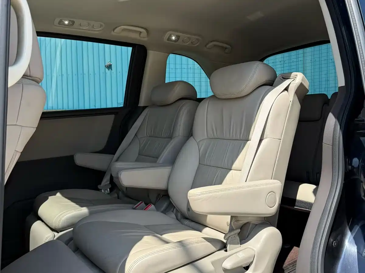 Фото 5 - Honda Odyssey