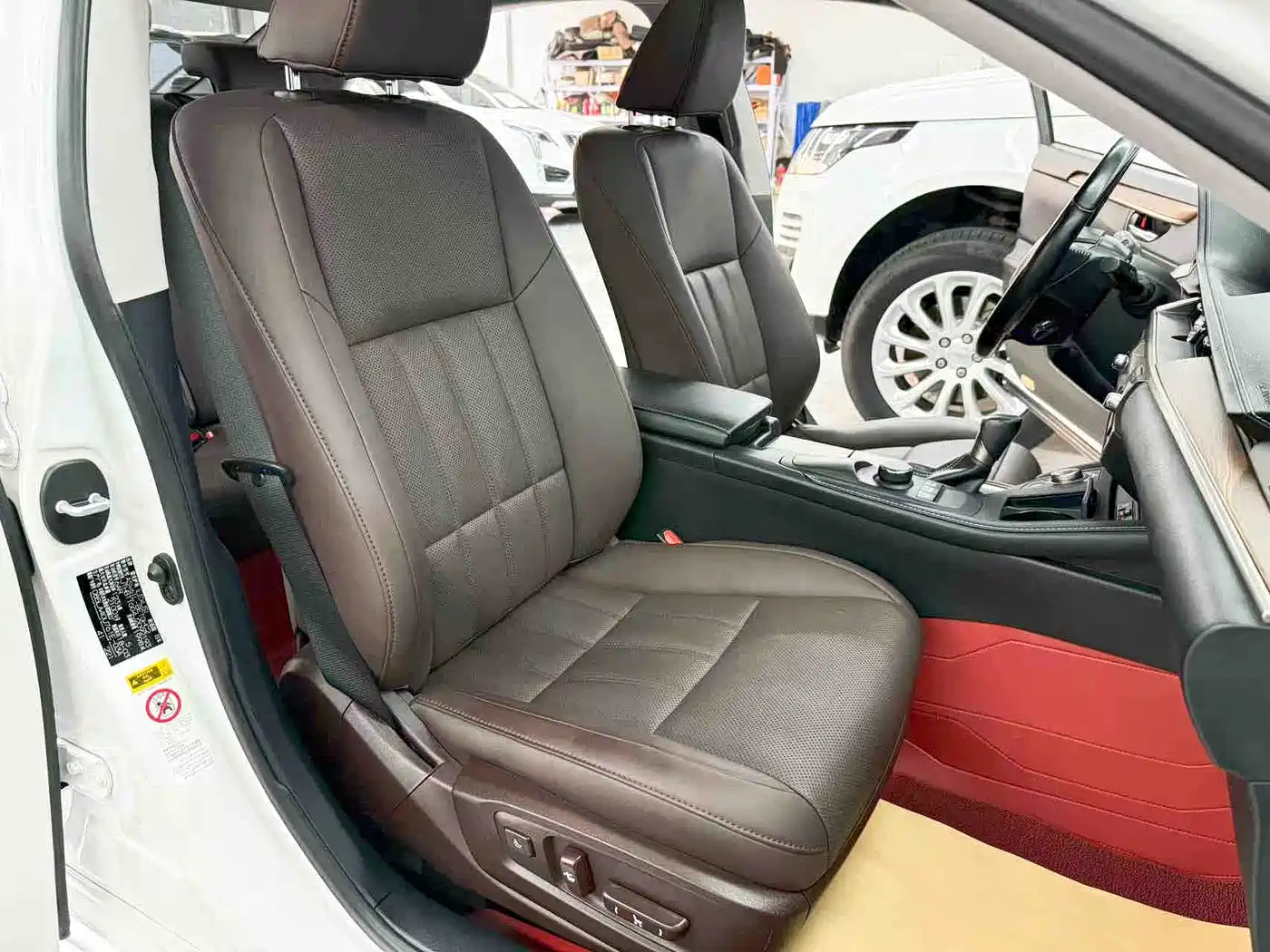 Lexus ES 2017 200 30th Anniversary Edition фото 17