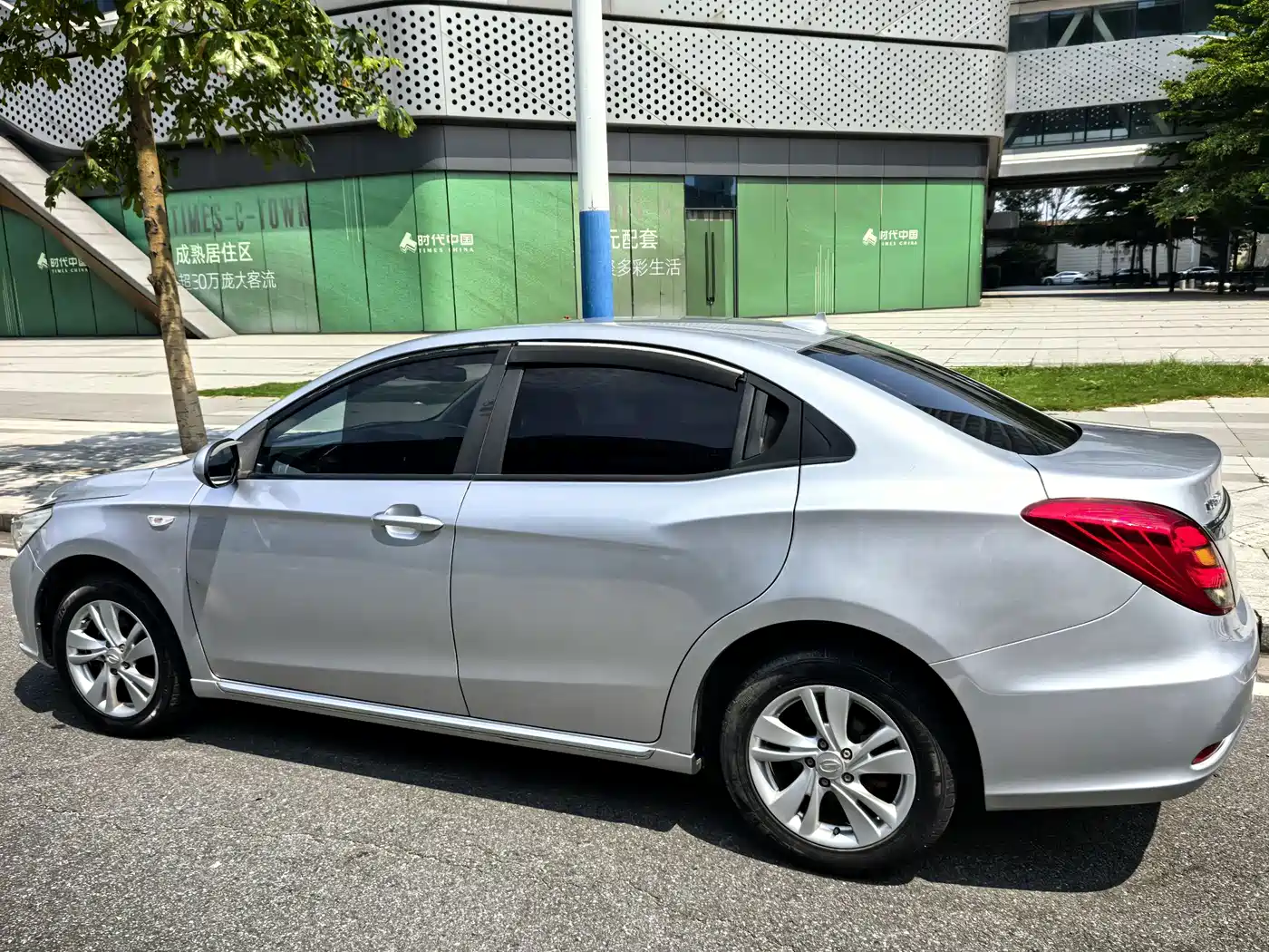 GAC Trumpchi Trumpchi GA3S Vision 2015 2014 1.6L Automatic Luxury ESP Edition
