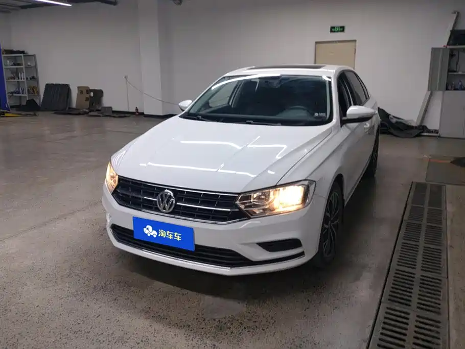 Фото 1 - Volkswagen Bora