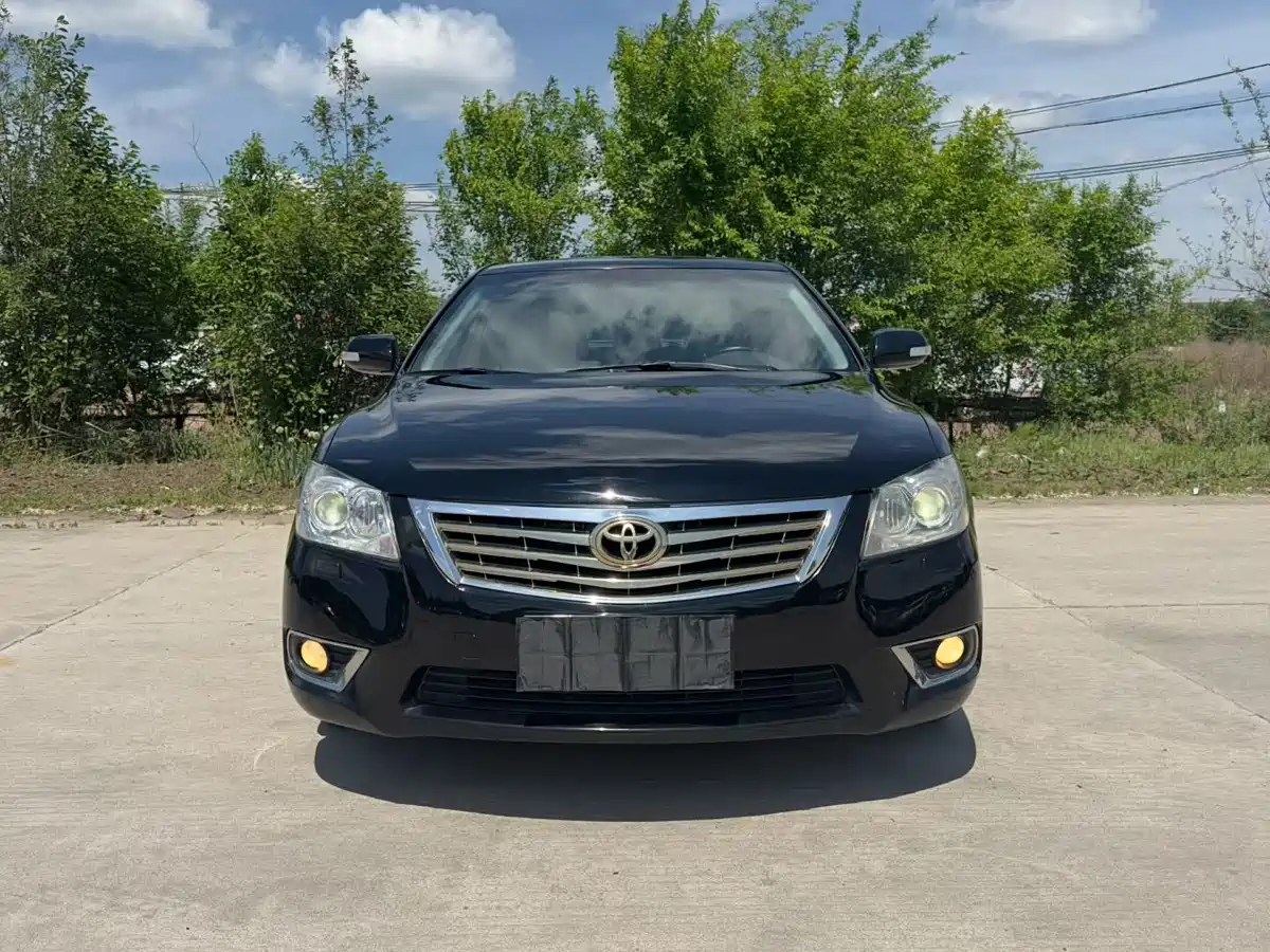 Toyota Camry 2010 240G Luxury Edition фото 2